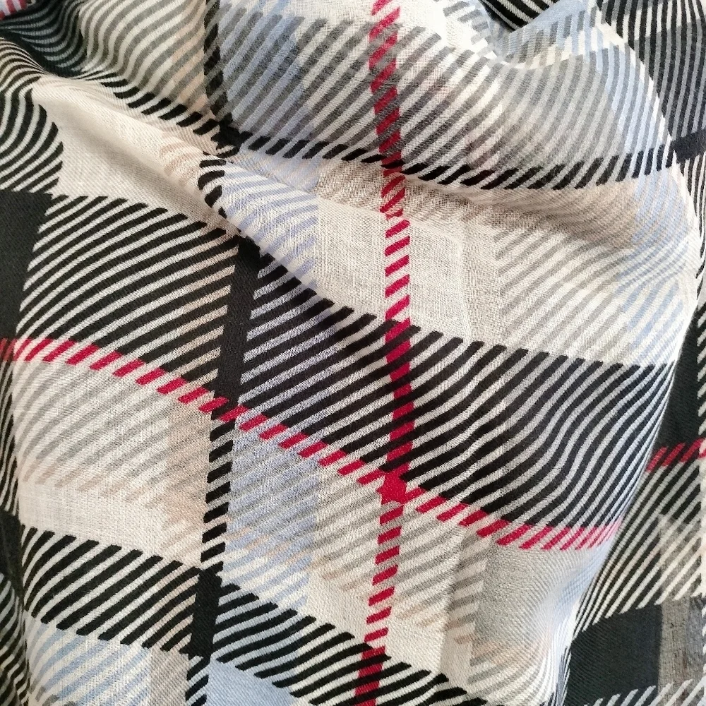 NWT Vera Bradley Scarf Rectangle Oblong Perfectly Plaid Tassel